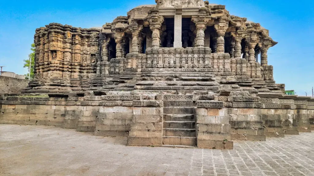 होळेश्वर (हेमाडपंथी) मंदिर जालना ऐतिहासिक स्थळे, Jalna Historical Places, Jalna Tour मस्तगड, मत्स्योदरी मंदिर, हेमाडपंथी मंदिरे, Jalna News, Maharashtra Tourism