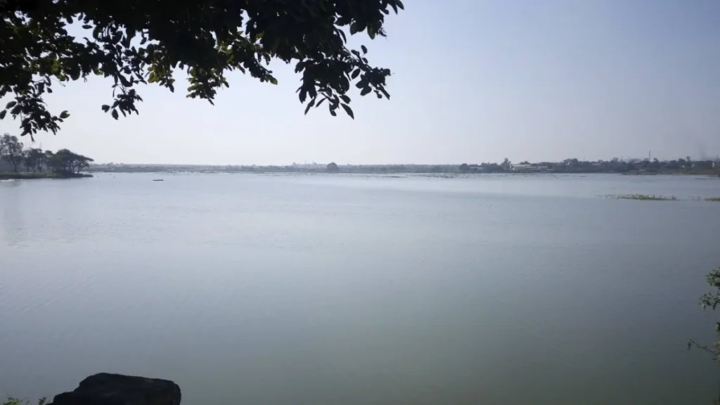 🔥जालन्याचा कायापालट! मोती तलावात उभी राहणार 'ही' भव्य मूर्ती; आता पर्यटनाला येणार नवी झळाळी! 😱✨Jalna Buddha Statue