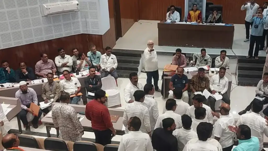 जालना महानगरपालिका गोंधळ Jalna Municipal Council Clash On Mahatma Phule Market Jalna